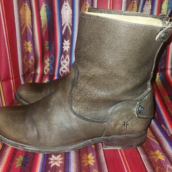 Frye Melissa Button Short Antique Brown - Picture 2 of 13